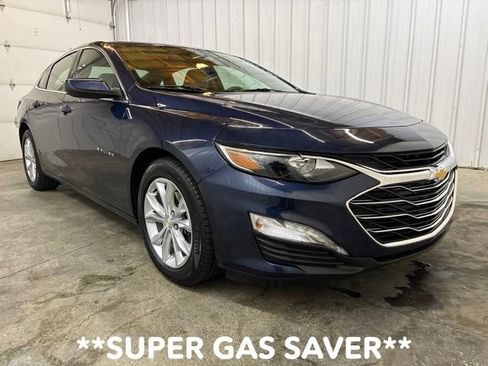 Used 2021 Chevrolet Malibu LT FWD image 1
