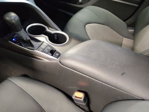 Used 2022 Toyota Camry LE w/ Audio Upgrade Package image 26