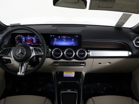 New 2026 Mercedes-Benz GLB 250 image 4