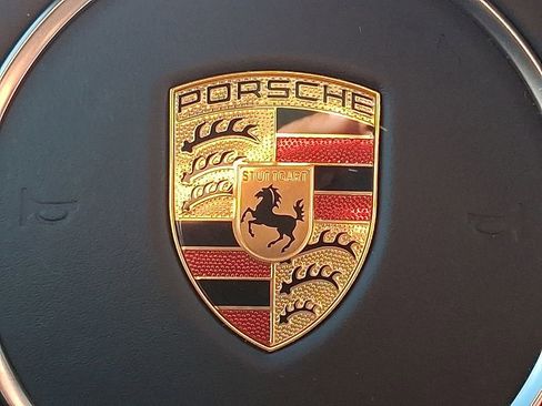 Used 2022 Porsche Cayenne S Platinum image 31