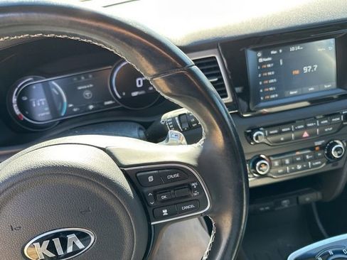 Used 2019 Kia Niro EX w/ Cold Weather Package 2.0 image 12