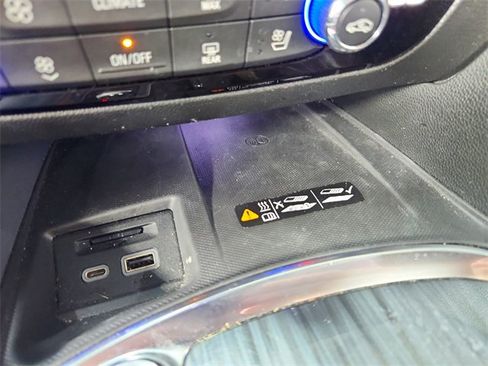 Used 2024 Buick Enclave Premium image 33