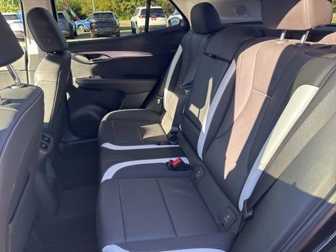 Certified 2025 Buick Envision Sport Touring image 25