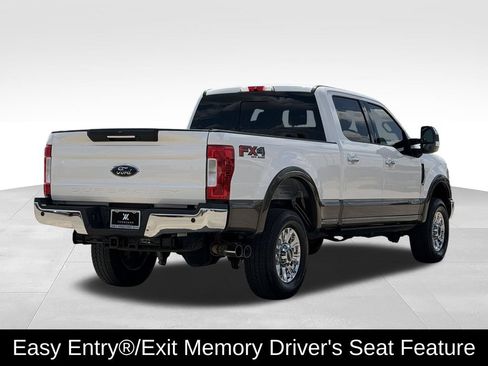Used 2017 Ford F250 Lariat w/ Lariat Ultimate Package AWD/4WD image 10