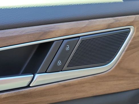 New 2026 Volkswagen Atlas SE image 15