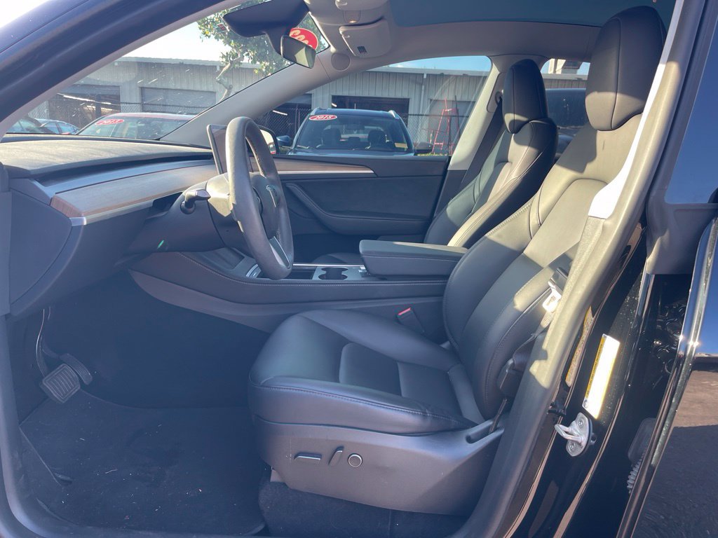 Used 2023 Tesla Model Y Long Range AWD/4WD image 4
