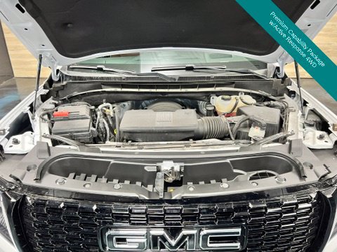 Used 2024 GMC Yukon Denali Ultimate w/ LPO, Floor Liner Package AWD/4WD image 10