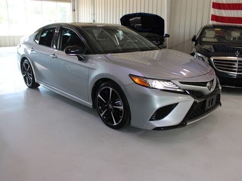 Used 2019 Toyota Camry XSE w/ Navigation Package FWD image 32