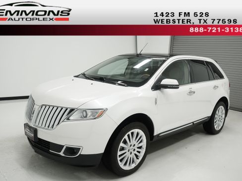 Used 2014 Lincoln MKX FWD w/ Equipment Group 102A image 1