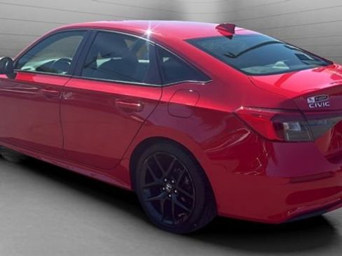 Used 2024 Honda Civic Sport image 2
