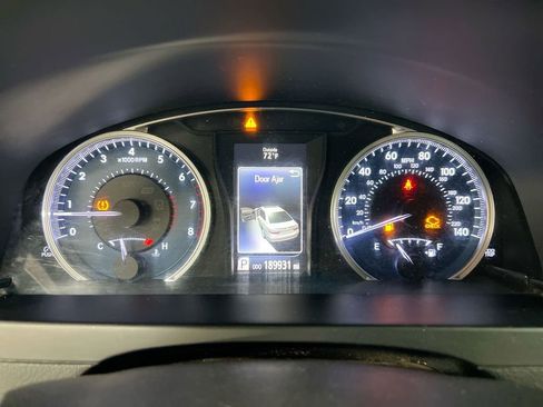 Used 2016 Toyota Camry LE image 12