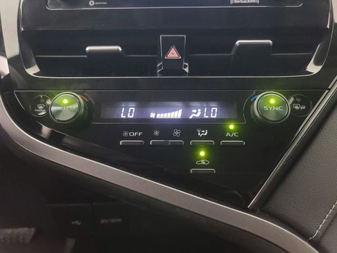 Used 2024 Toyota Camry SE image 33