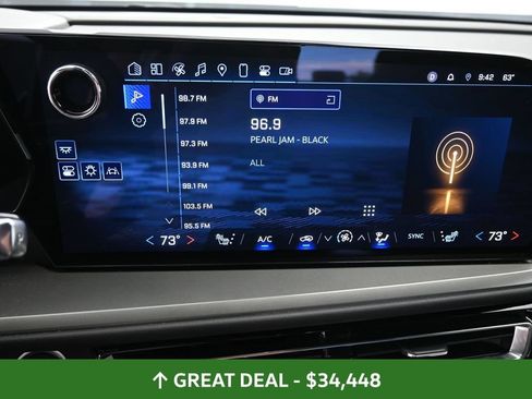Used 2024 Chevrolet Traverse LT AWD/4WD image 37