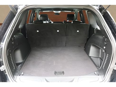 Used 2022 Jeep Grand Cherokee Laredo X RWD image 16