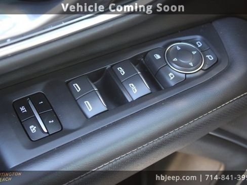 Used 2024 Chevrolet Suburban Premier image 10