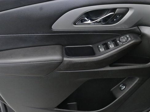 Used 2022 Chevrolet Traverse LT image 21