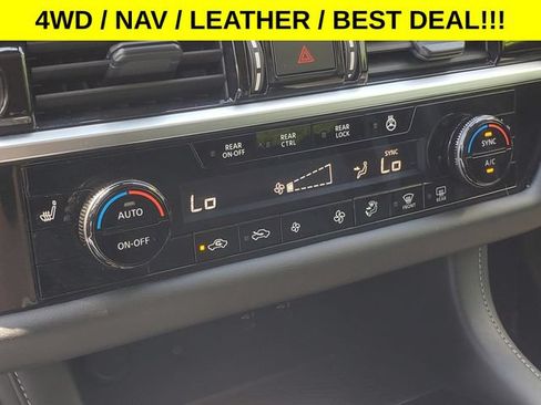 Used 2024 Nissan Pathfinder SL AWD/4WD image 21