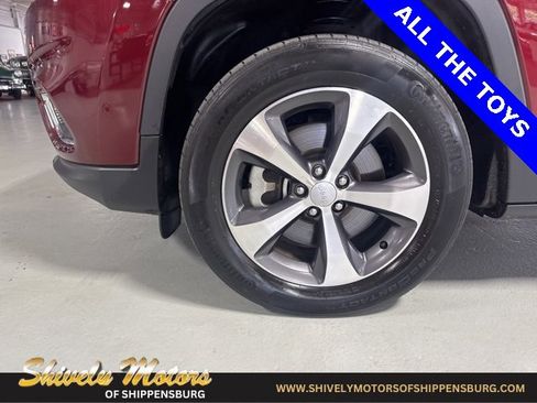 Certified 2021 Jeep Cherokee Limited w/ Elite Package image 9