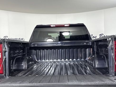 Used 2024 Chevrolet Silverado 1500 LT image 9