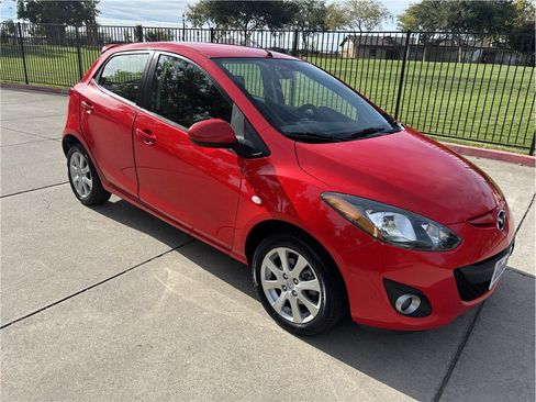 Used 2011 MAZDA MAZDA2 Touring FWD image 5