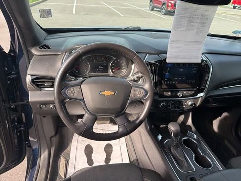 Used 2022 Chevrolet Traverse LT image 14