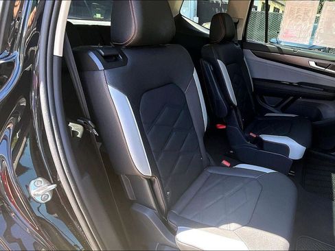 Certified 2026 Volkswagen Atlas Peak Edition AWD/4WD image 20