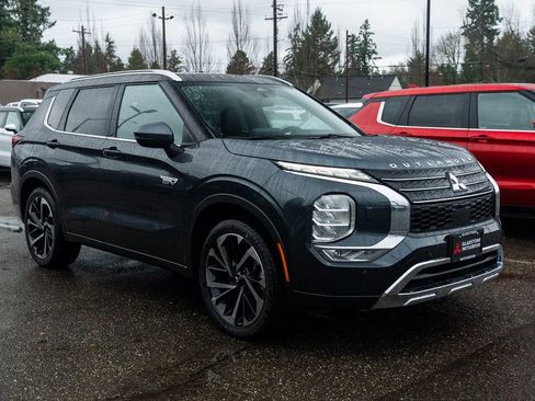 New 2025 Mitsubishi Outlander SEL image 1