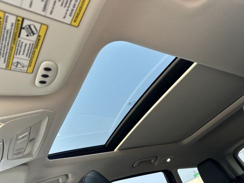 Used 2017 Ford Escape Titanium FWD image 37