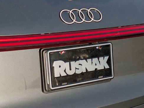 Used 2025 Audi Q5 Premium w/ Convenience Package image 19