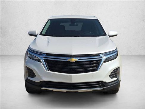 Used 2023 Chevrolet Equinox LT image 2