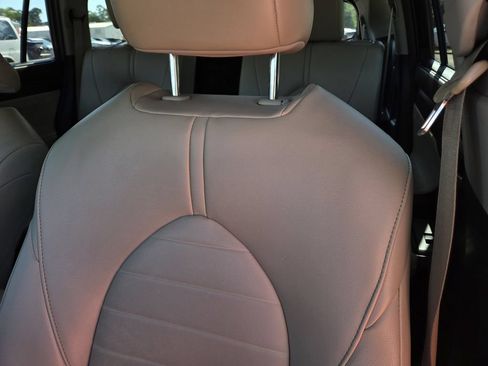 Used 2022 Toyota Highlander XLE FWD image 17