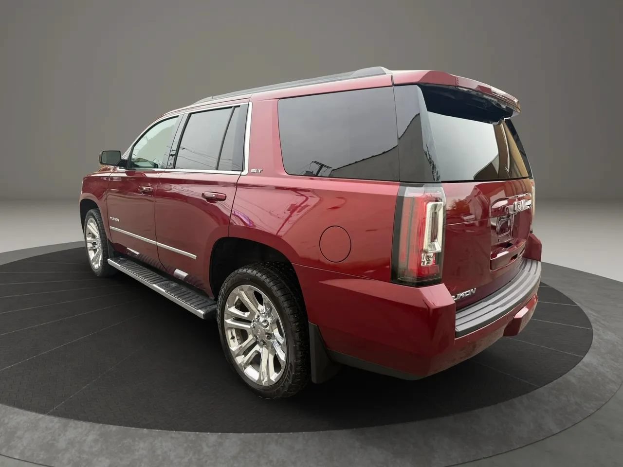 Used 2017 GMC Yukon SLT w/ Premium Edition AWD/4WD image 7