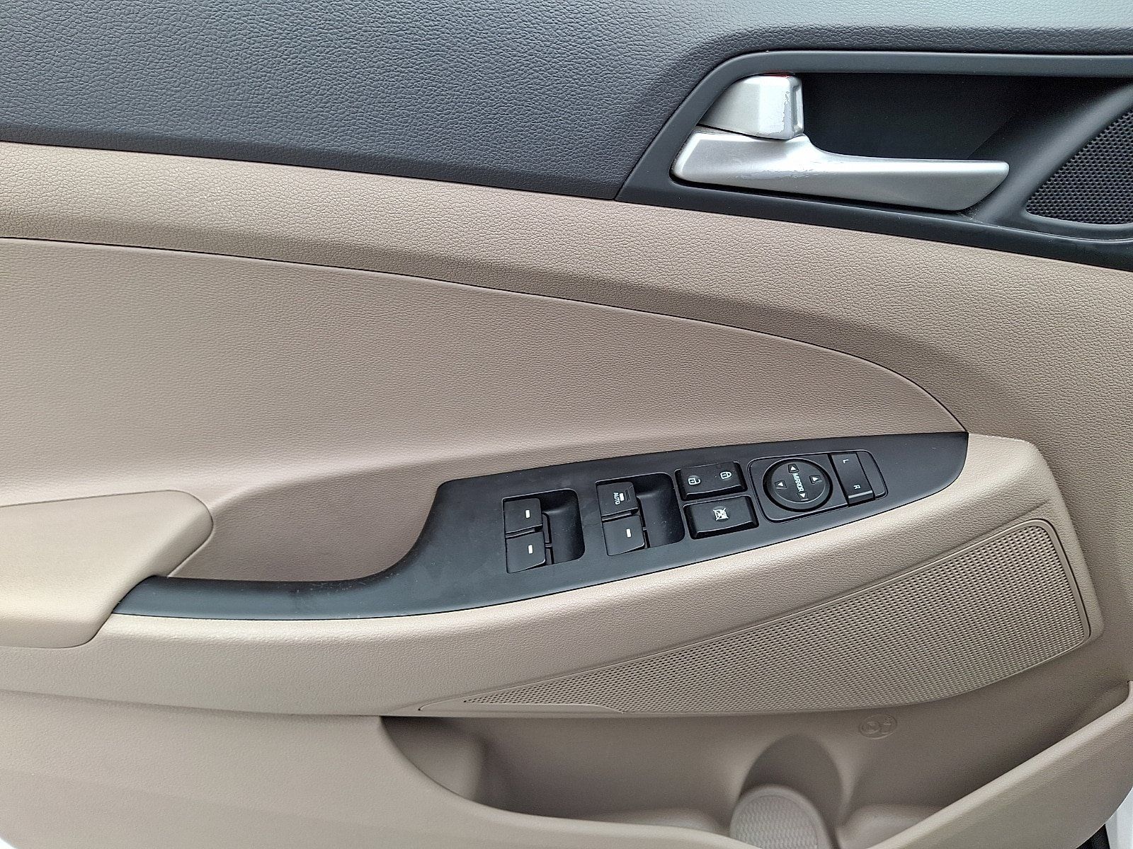 Used 2021 Hyundai Tucson SEL w/ Winter Weather Package AWD/4WD image 12