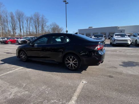 Used 2021 Toyota Camry SE image 13