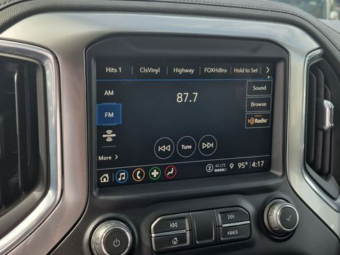 Used 2021 Chevrolet Silverado 1500 LT Trail Boss w/ Convenience Package II AWD/4WD image 24