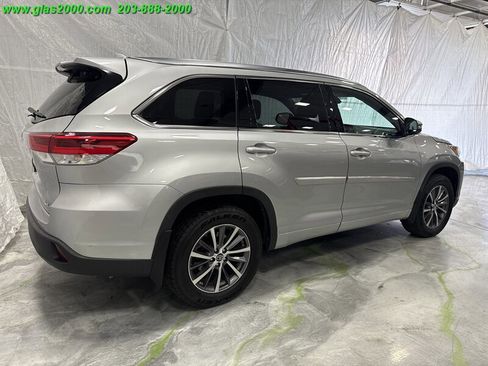 Used 2018 Toyota Highlander XLE image 8
