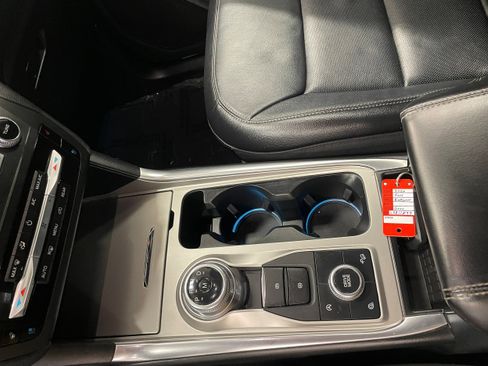 Used 2020 Ford Explorer Limited w/ Class III Trailer Tow Package image 19