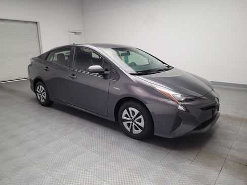 Used 2016 Toyota Prius Two FWD image 11