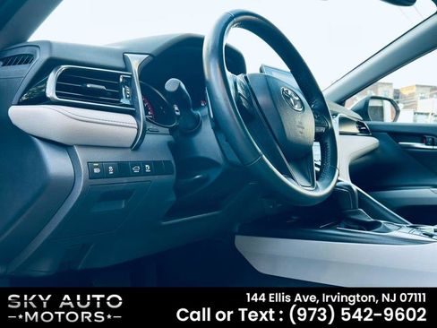 Used 2024 Toyota Camry XSE FWD image 15