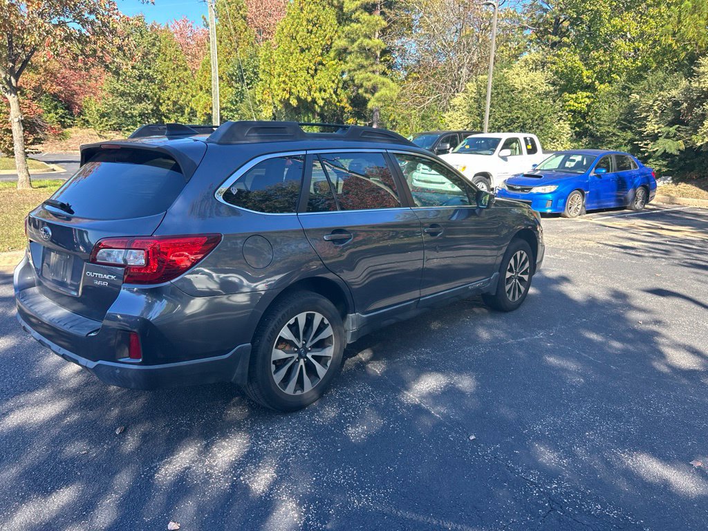 Used 2017 Subaru Outback 3.6R Limited AWD/4WD image 3