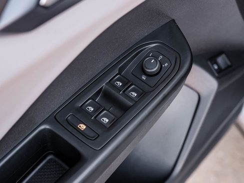 Used 2022 Volkswagen Taos SE image 56