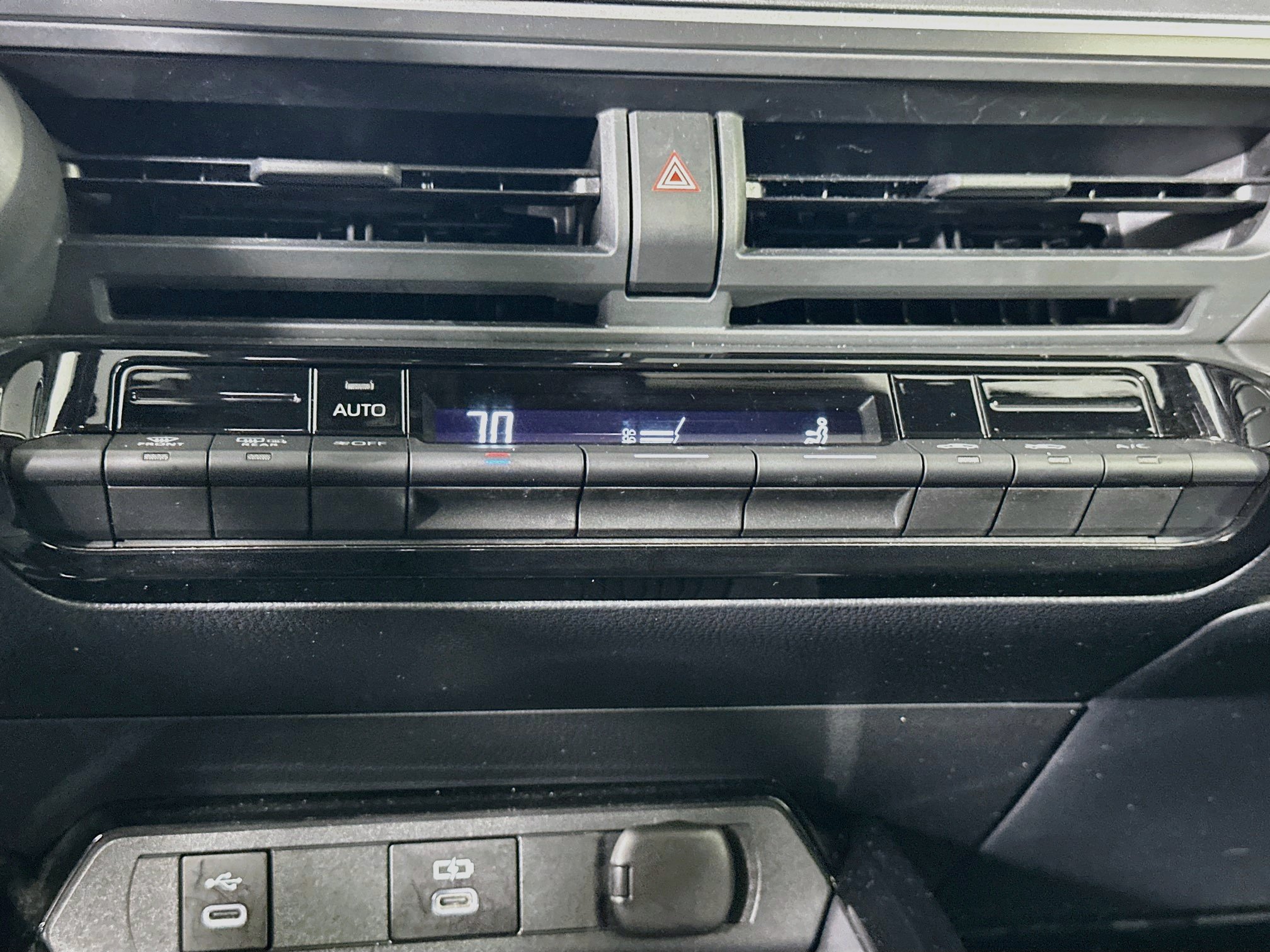 Used 2025 Toyota Prius LE FWD image 23
