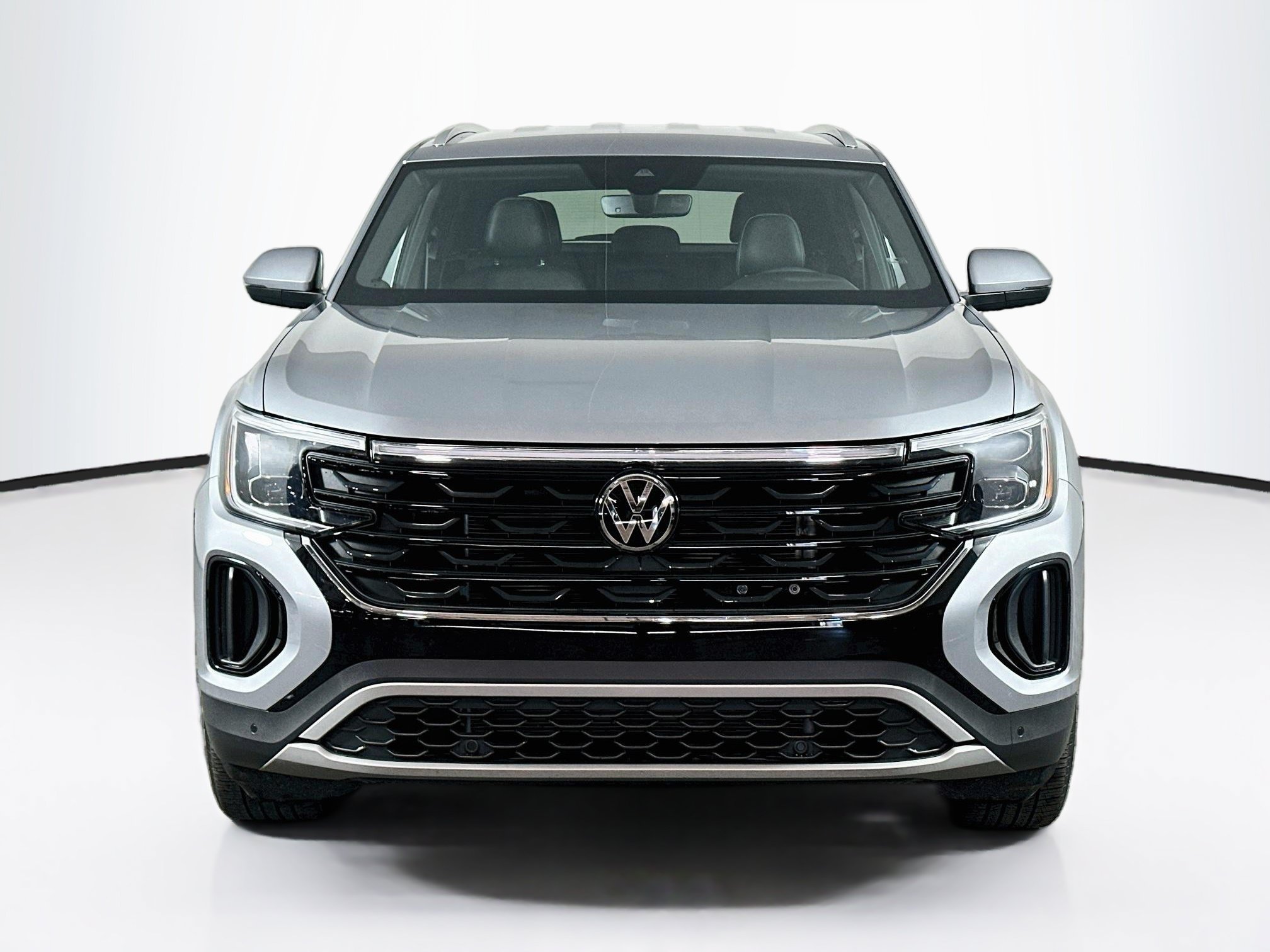 Used 2026 Volkswagen Atlas Cross Sport SE FWD image 2