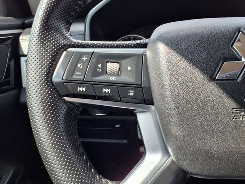 Used 2024 Mitsubishi Outlander SE FWD image 17