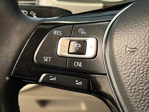 Used 2018 Volkswagen Atlas SEL AWD/4WD image 22