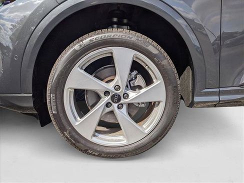 New 2025 Audi Q5 Premium Plus image 9
