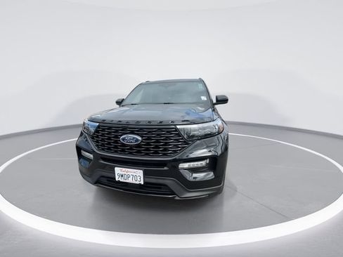 Used 2024 Ford Explorer ST-Line w/ Class IV Trailer Tow Package AWD/4WD image 3