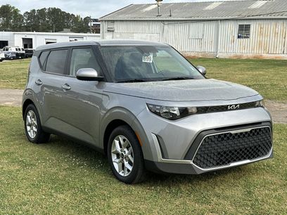 Used 2023 Kia Soul LX w/ LX Technology Package