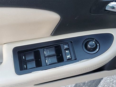 Used 2012 Chrysler 200 Limited image 20