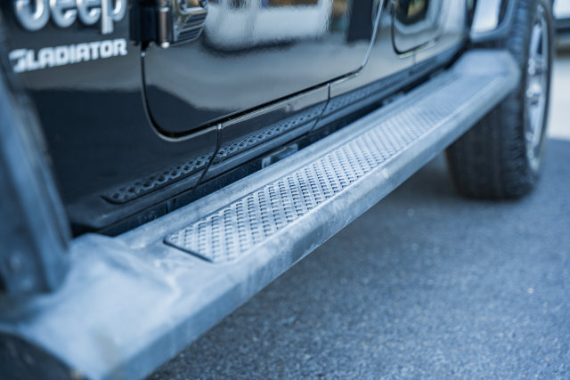 Used 2020 Jeep Gladiator Overland AWD/4WD image 19